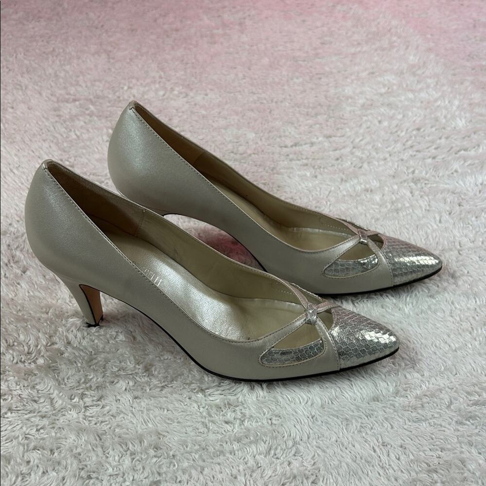 Renzo Fontanelli Italian gold shimmer faux snakeskin pumps, size 8 AAA narrow